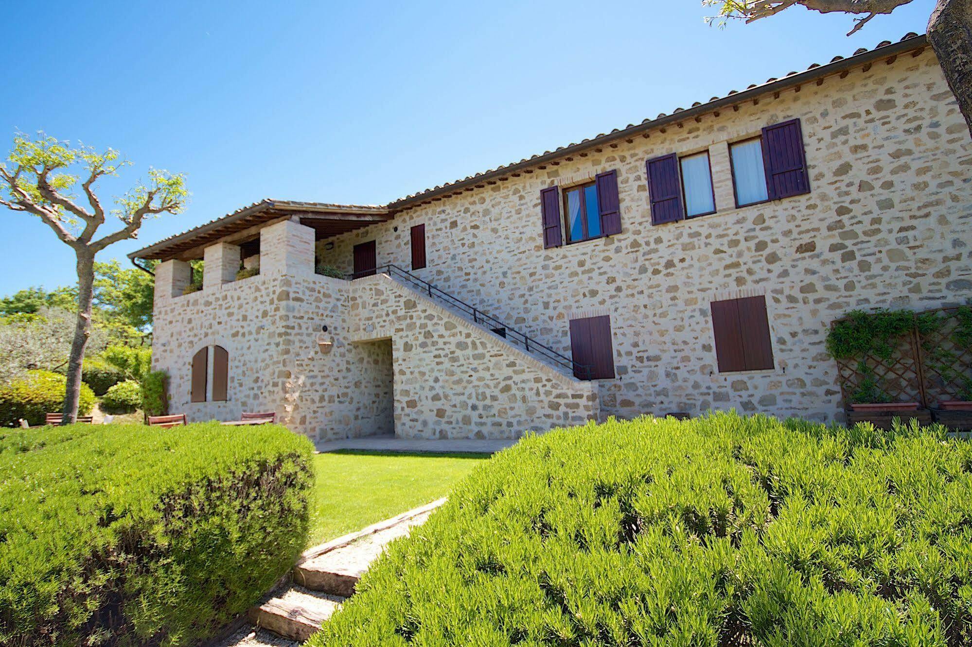 Agriturismo Le Colombe Assisi Exterior photo